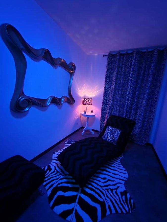 Apartment Gold